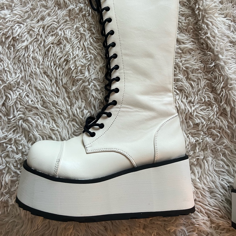 Demonia Trashville White Leather Boot - Picture 5 of 15